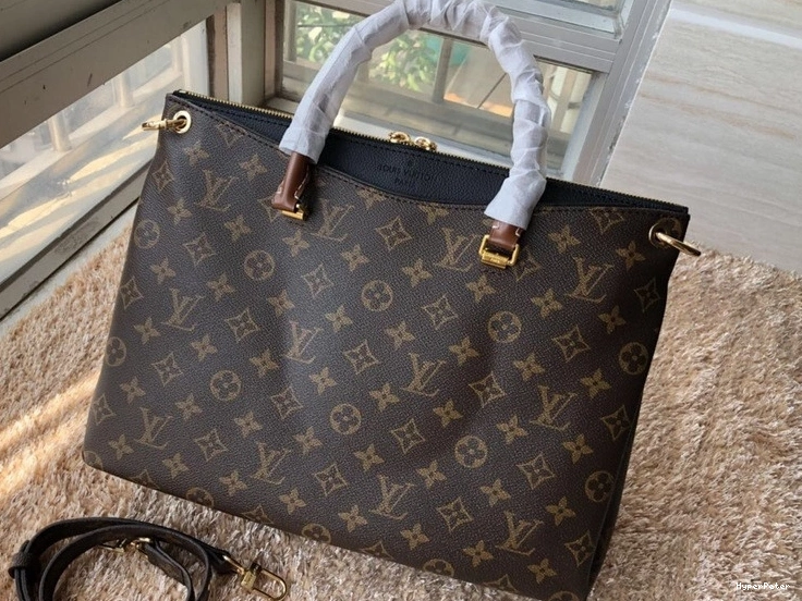 PALLAS Vuitton Louis 0821